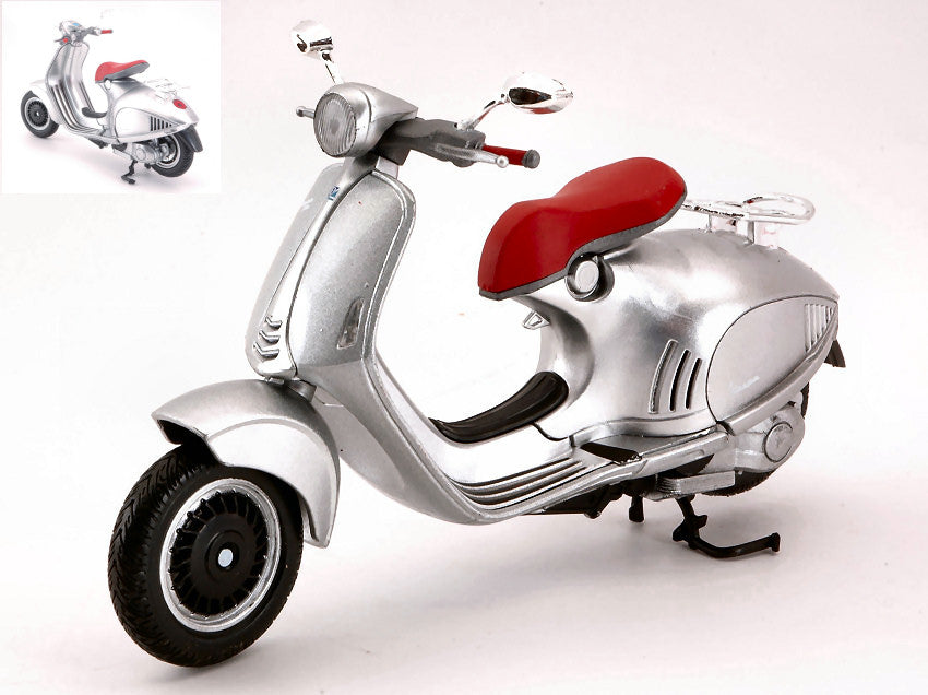 Vespa 946 2013-15 Silver – New Ray 1:12