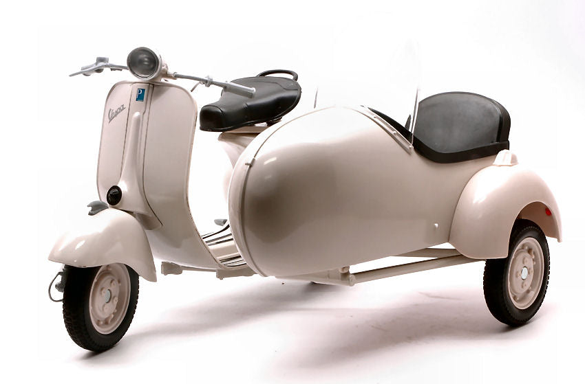 Vespa Piaggio 150 C/sidecar – New Ray 1:6