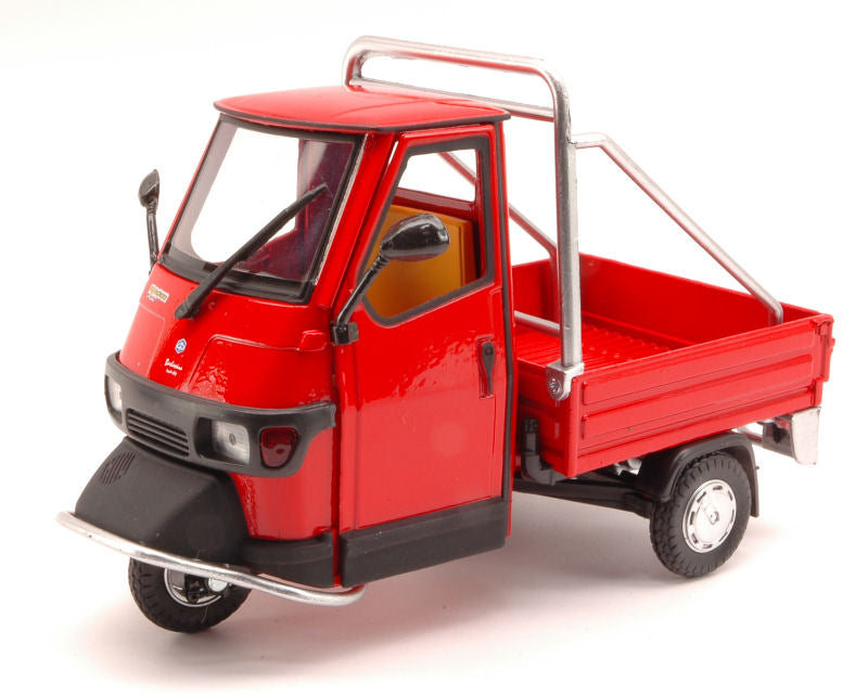 Ape Piaggio Cross 50 Red – New Ray 1:18