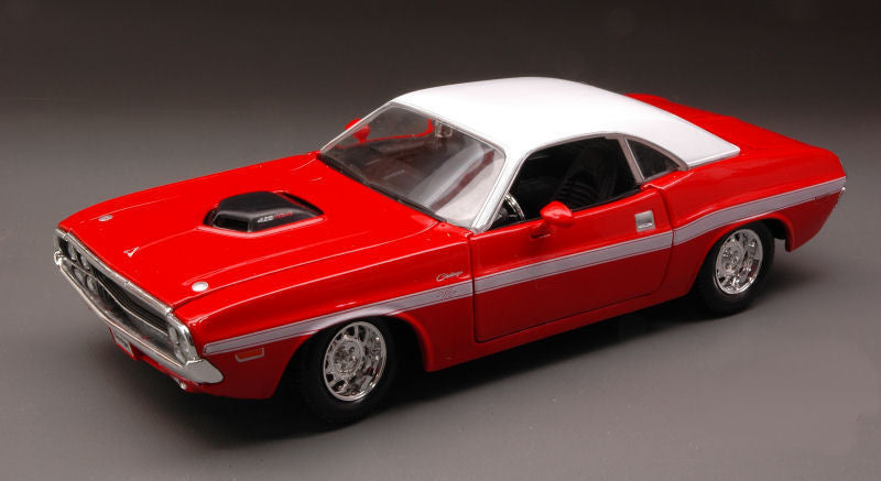 Dodge Challenger R/T Coupe' 1970 rosso/bianco 1:24 – Maisto