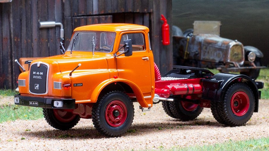 Man 19.280 H 1971 Orange – Ixo Model 1:43