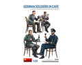 German Soldiers In Cafe' Kit – Miniart 1:35