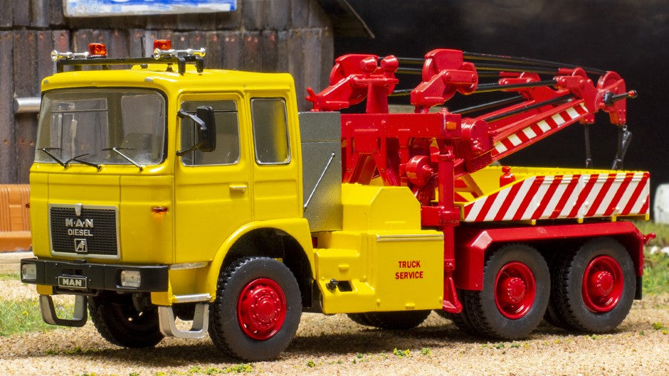 Man F 8 26.281 Yellow – Ixo Model 1:43