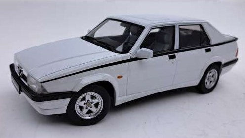 Alfa Romeo 75 White – Triple 9 1:18