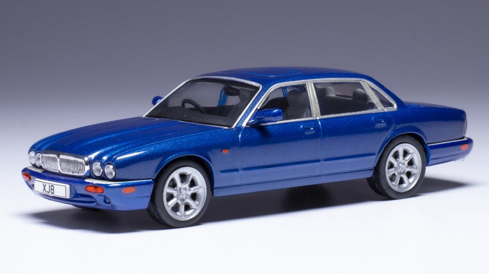 Jaguar XJ8 (X308) 1998 Blue – Ixo Model 1:43