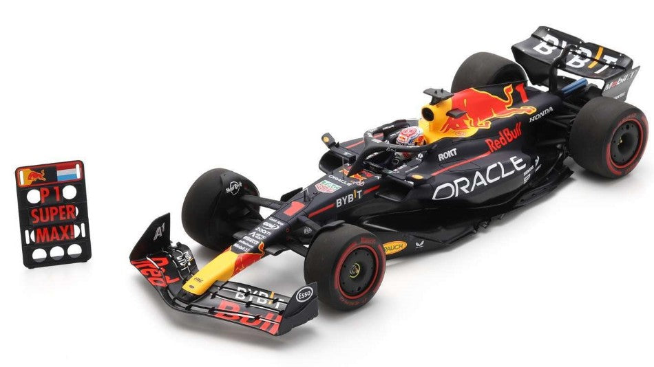 Red Bull N.1 Winner British GP 2023 Max Verstappen With Pit Board – Spark Model 1:18