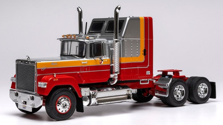 Mack Superliner Magnum 1985 Silver/red – Ixo Model 1:43