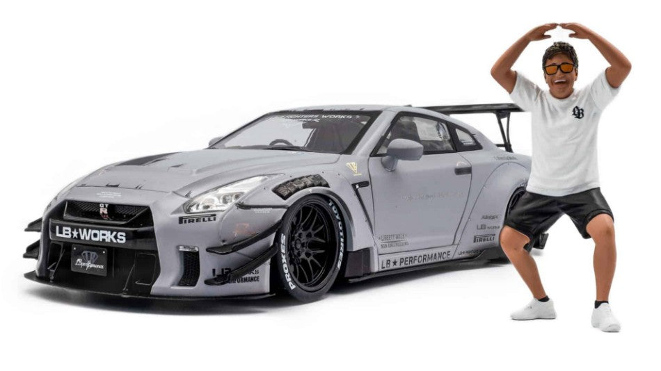 Nissan GT-R (R35) Liberty Walk Coupe W/A.D.Figure 2018 grigio 1:18 – Solido
