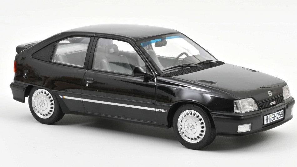 Opel Kadett Gsi 1991 nero Metallic Helmut Schmidt 1:18 – Norev