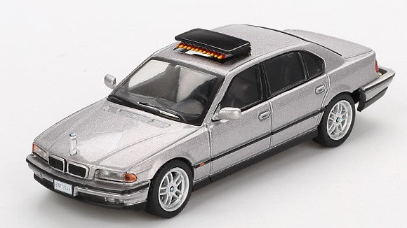BMW 750 Il (E39) "007-TOMORROW Never Dies" 1997 – Mini GT 1:64