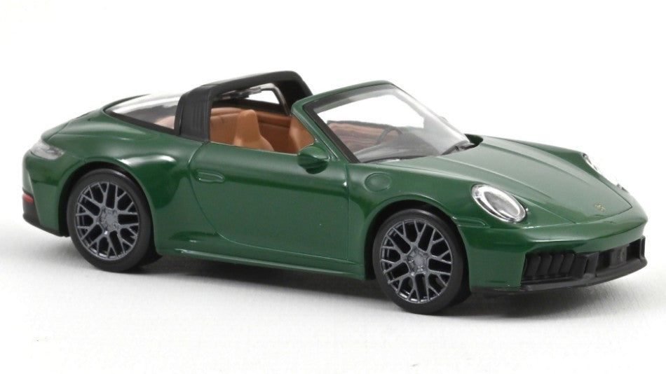 Porsche 911 GTS 2024 British Racing Green Jet Car – Norev 1:43